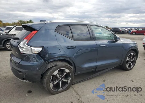 2021 Volvo Xc40 T5 Momentum z USA, uszkodzony, nr VIN YV4162UK3M2421566